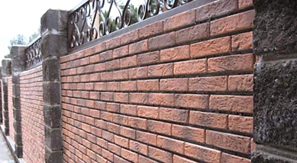 Кирпичные заборы в Алматы под ключ забор из кирпича