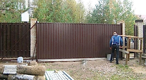 заборы Алматы забор из профнастила с воротами и калиткой под ключ